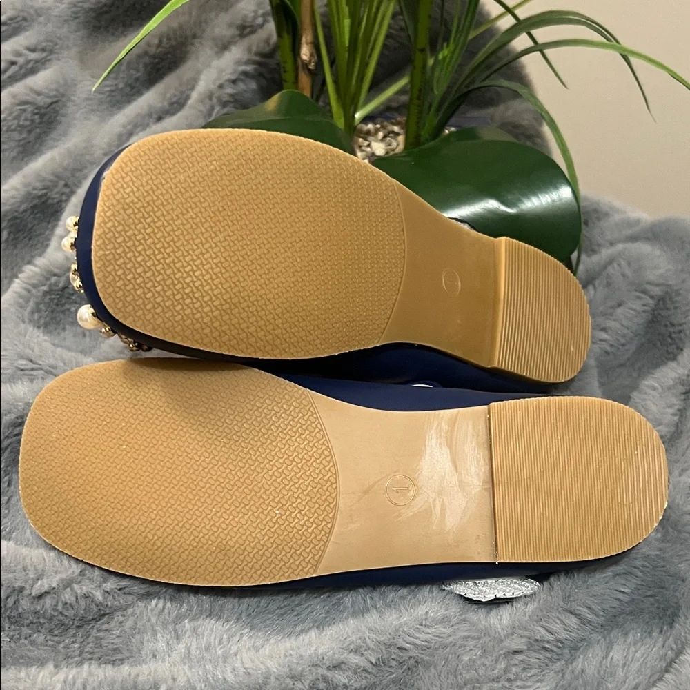 Coutgo Toddler Dress Shoes with Pearl Accents NIB retail $40 - Picture 5 of 7